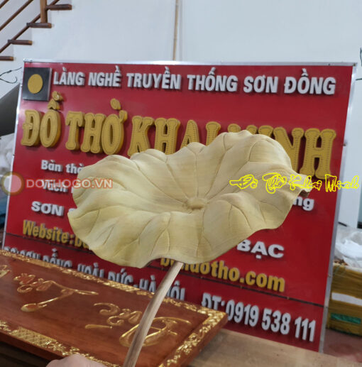 Lá sen gỗ vàng tâm